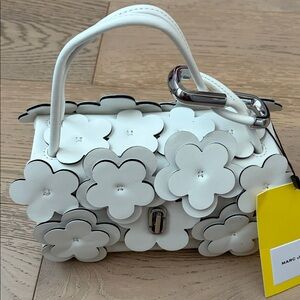 Marc Jacobs the daisy applique mini bag